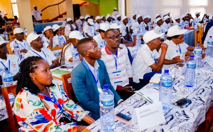Public de la rencontre de sensibilisation des curés à Gitega